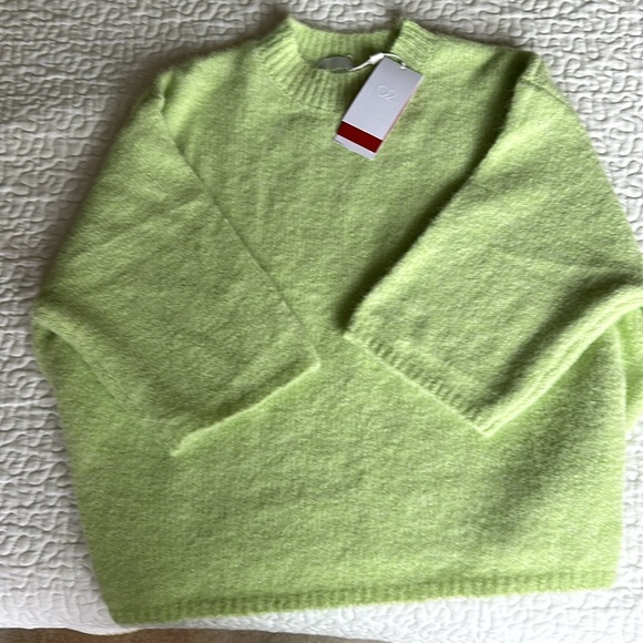 Relaxed 3/4 Sleeve Sweater fuzzy and soft in Green oversized small boutique O2 - Picture 4 of 6